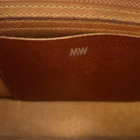 Most Wanted USA The Classic Carryall Leather Cross - Picture 14 of 17